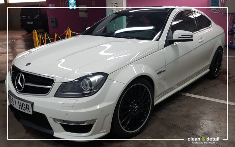 Lavado a mano VS Lavado a máquina: ¿Cuál es mejor para tu coche?