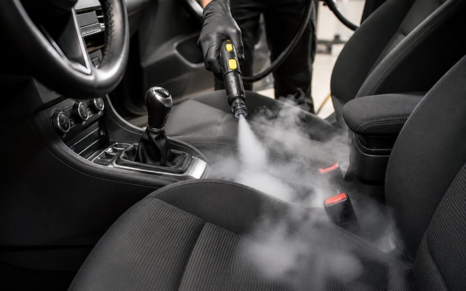 Desinfección integral con vapor de alta temperatura en el habitáculo del vehículo