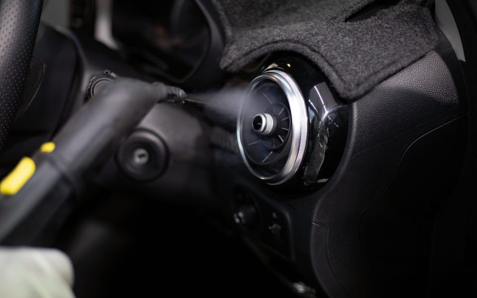 Limpieza y desinfección de los conductos de aire acondicionado con vapor