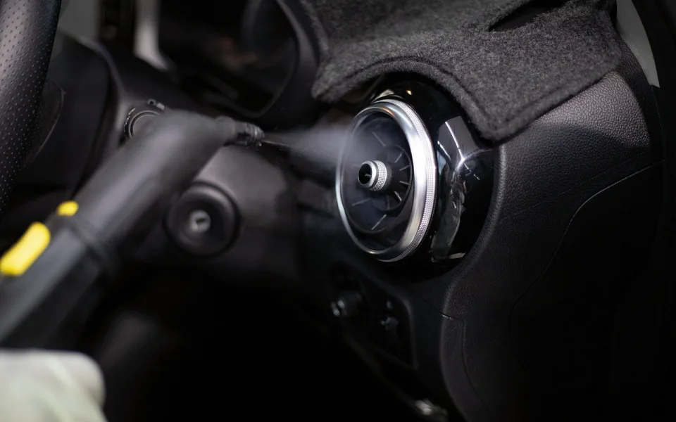 Limpieza y desinfección de los conductos de aire acondicionado con vapor