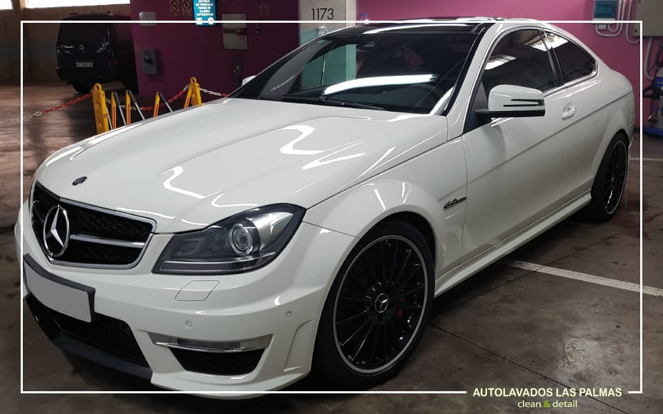 Lavado de coches a máquina en centro Autolavados Las Palmas, servicios profesionales a tu alcance
