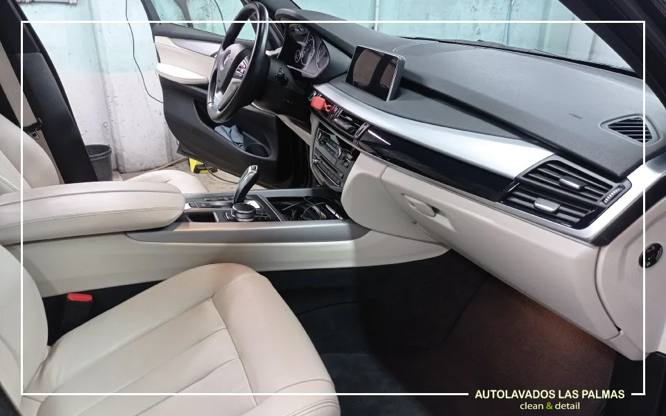 Limpieza interior profesional en centro de lavado en Las Palmas, Autolavados Las Palmas ofrece los mejores servicios para tu coche Las Palmas de Gran Canaria