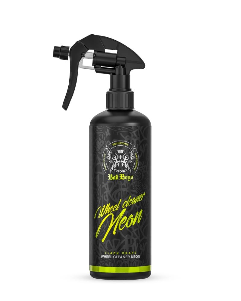 El wheel cleaner neón (Black grape) de Bad Boys, es un limpiador de llantas de alta concentración formulado para eliminar eficazmente la suciedad más incrustada, polvo de freno y residuos de grasa.